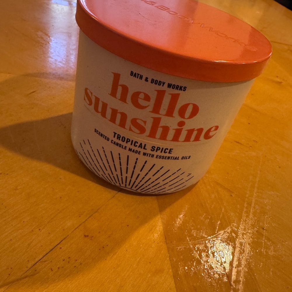 Bath & Body Works HELLO SUNSHINE TROPICAL SPICE 3 Wick Candle NEW